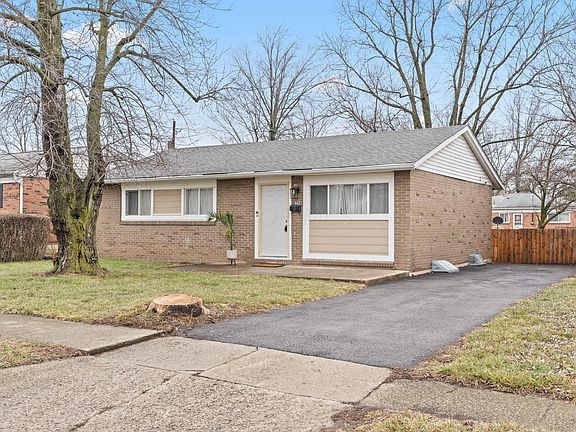 2nd image of 1862 Argyle Dr