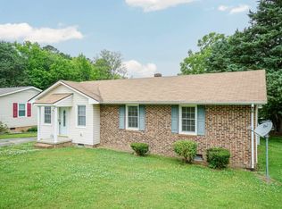 100 Leak Ave, Oxford, NC 27565