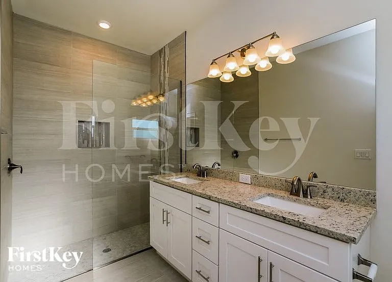 2120 NW 16th Pl — Photo 10