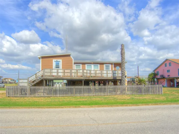 818 Fort Velasco Dr, Surfside Beach, TX 77541