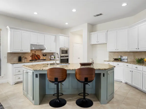 2353 Salisbury Ct, The Colony, TX 75056