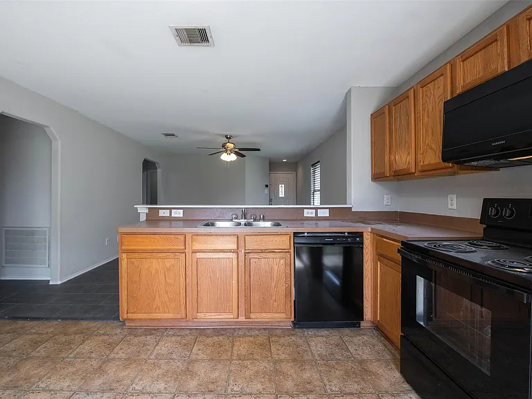 7939 Yaupon View Dr — Photo 7