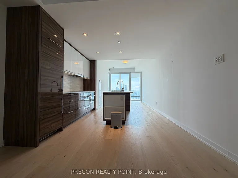 488 University Ave #4308 — Photo 10