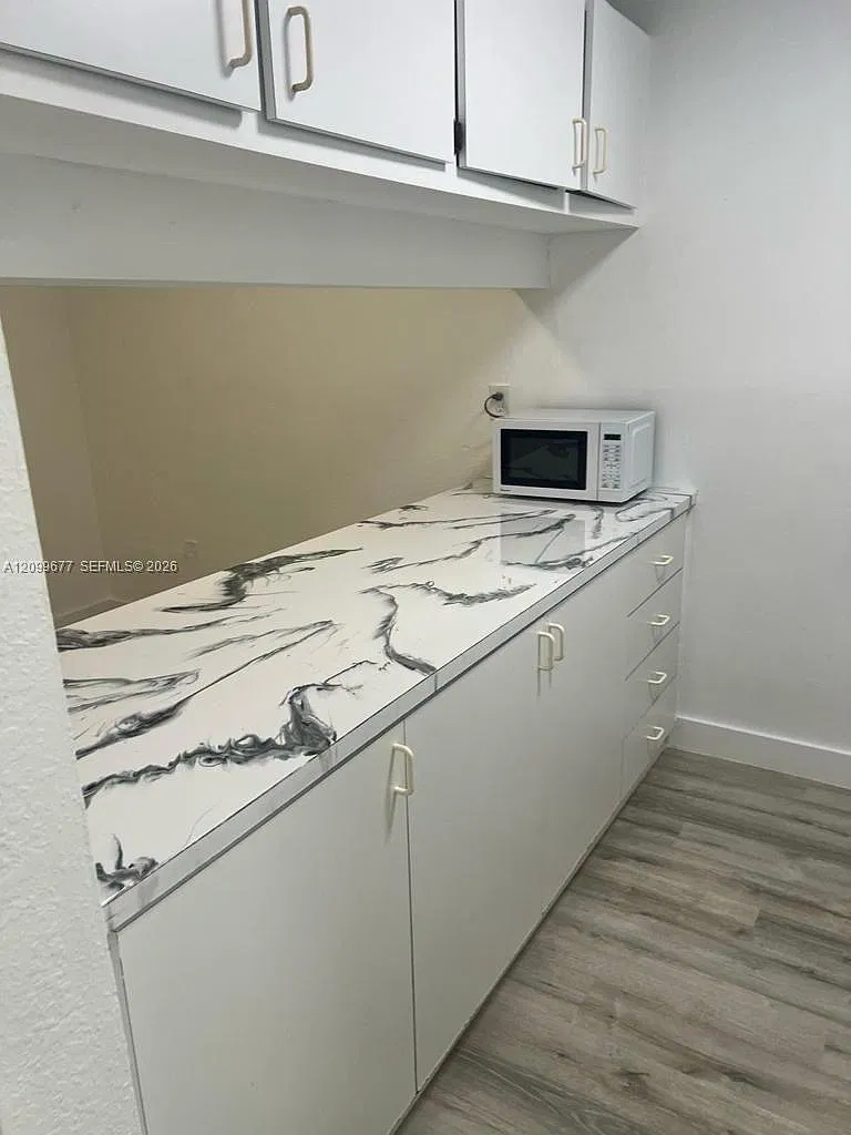 New World Condo Apts Iii — Photo 4