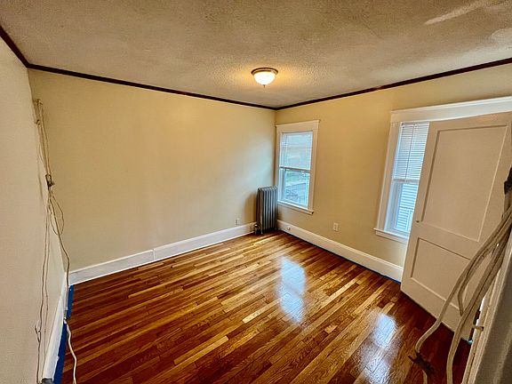 4th image of 52 Rockdale St Floor 2