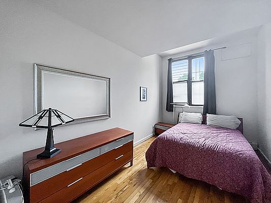 3rd image of 4208 5th Ave APT 1R