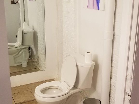3rd image of 2824 64th Ave #Basement