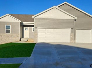 17043 Craig St, Bennington, NE 68007
