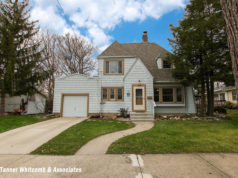 1st image of 819 Oaklawn St NE