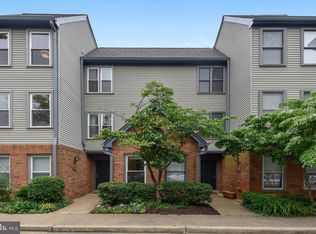 2107 N Rolfe St APT D, Arlington, VA 22209