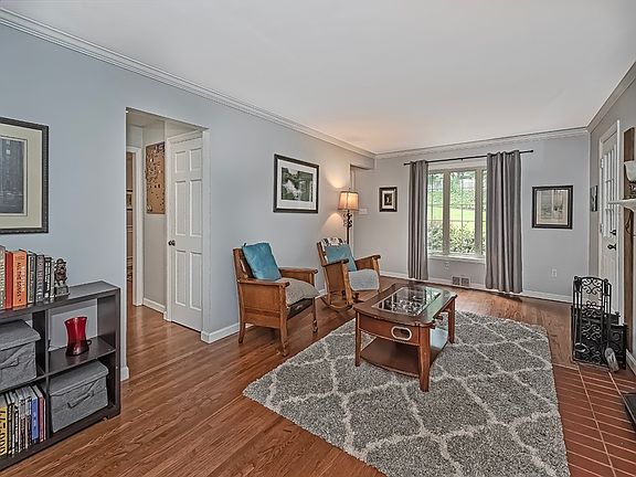 4th image of 178 Parkridge Ln