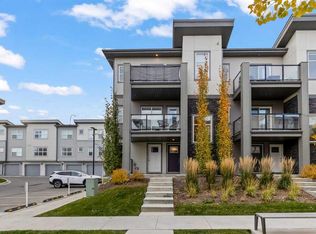 122 E Spring Creek Cmn SW, Calgary, AB T3H 6E2