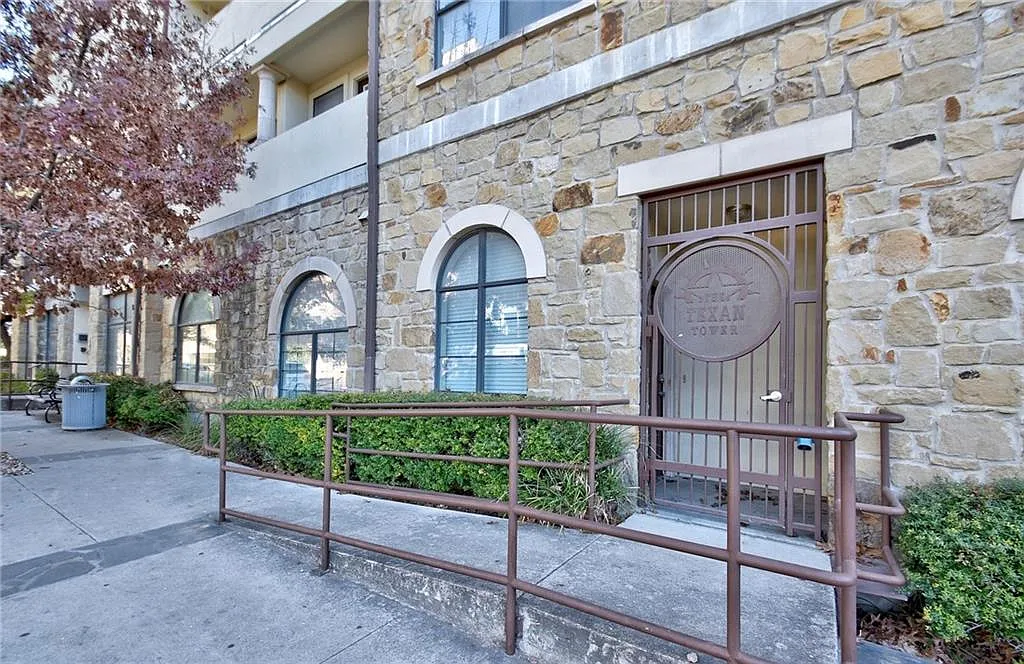 2505 San Gabriel St Apt 103 — Photo 1