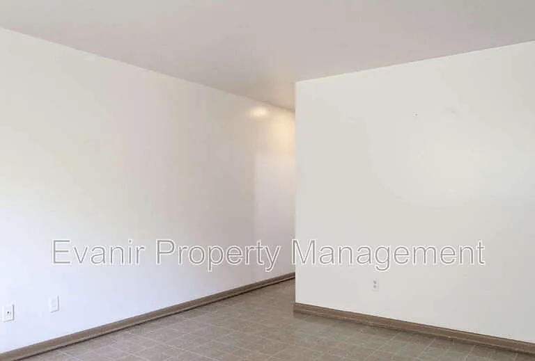 528 Heather Dr #1 — Photo 18