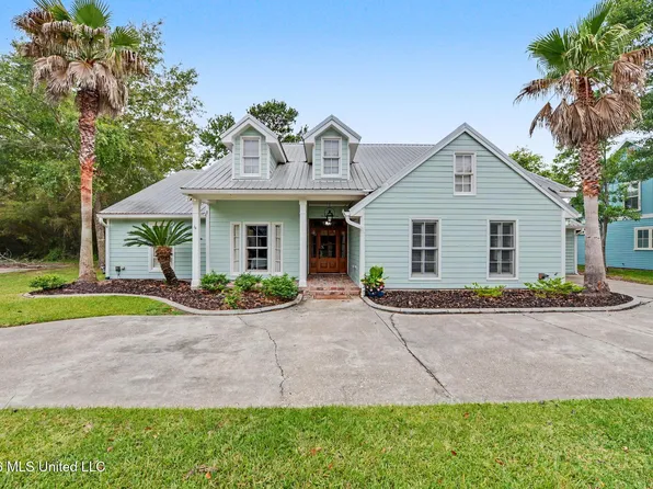 179 Blue Heron Cv, Waveland, MS 39576