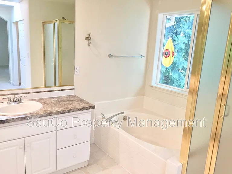 1861 SE 47th Ave — Photo 12