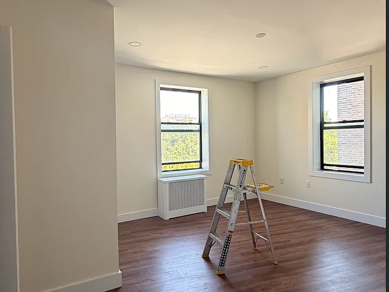 112 81st Ave #2 — Photo 6