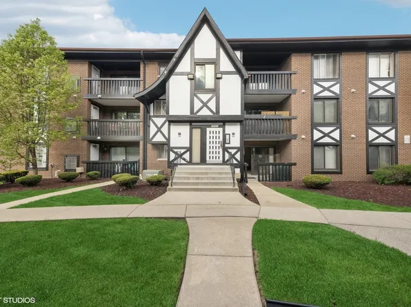 13615 Lamon Ave APT 504, Crestwood, IL 60418