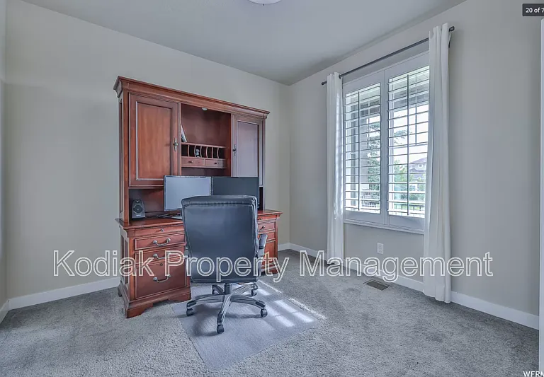 1463 S Kentucky Derby Way — Photo 8