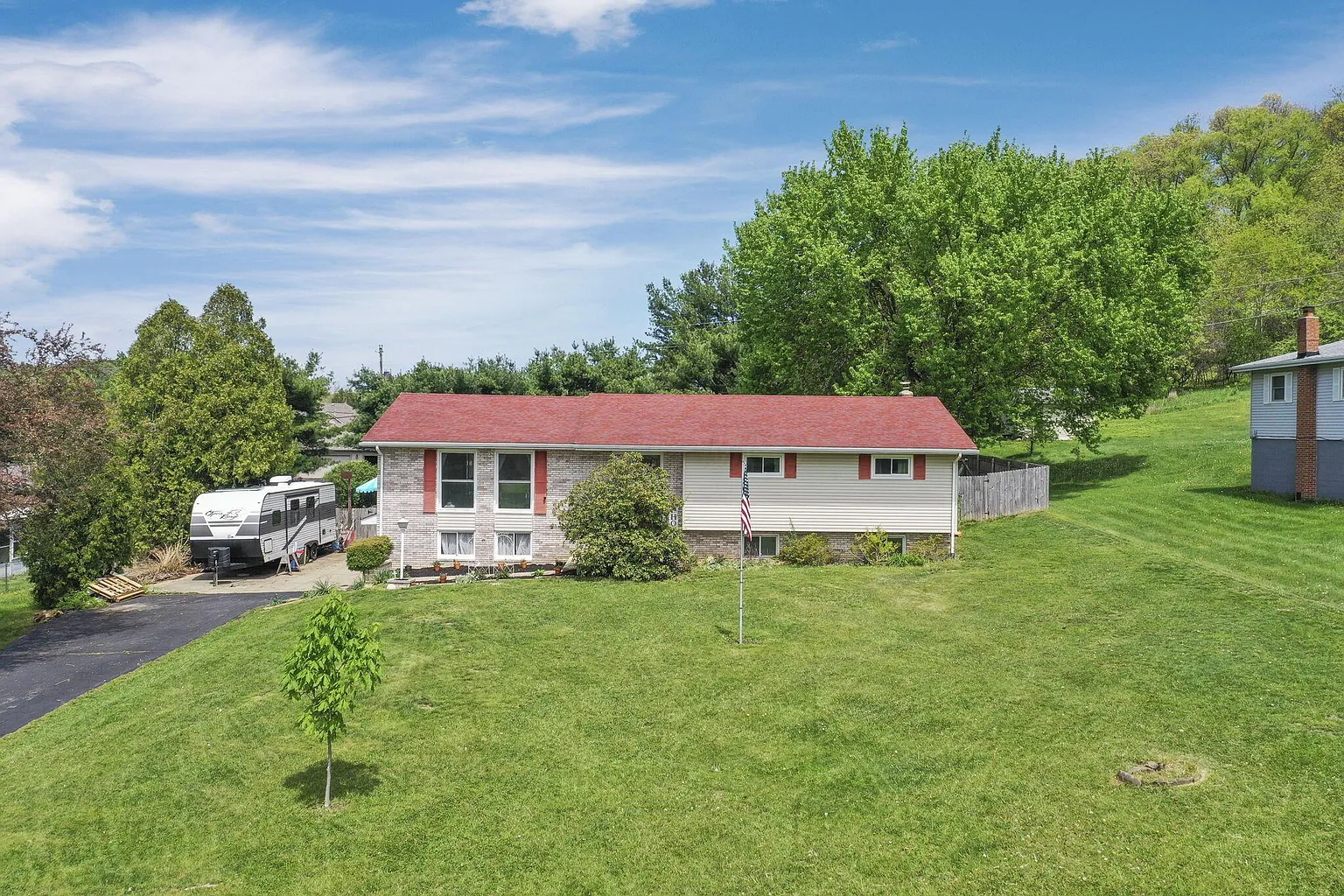 848 Carpico Dr NE photo 1