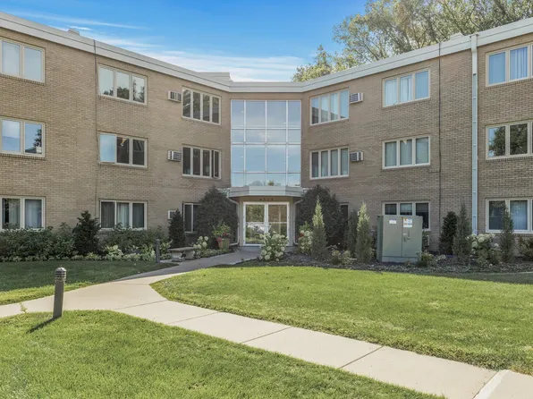 4370 Brookside Ct APT 310, Edina, MN 55436