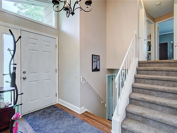 3rd image of 243 Eden Ln