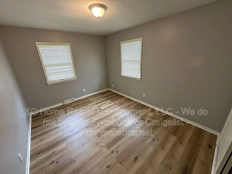 3028 N 71st St — Photo 22
