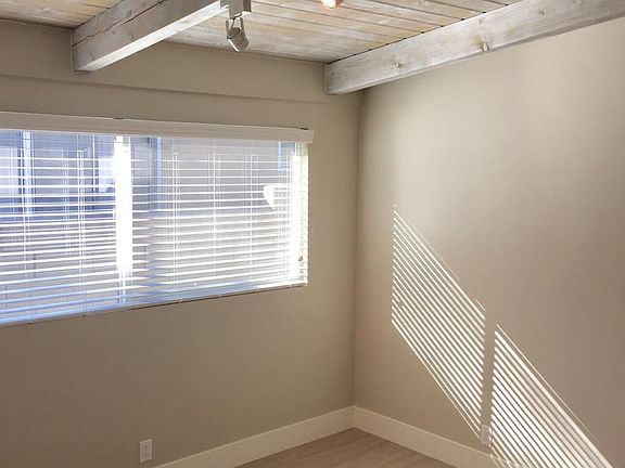 5th image of 405 S Baldwin Ave APT 1