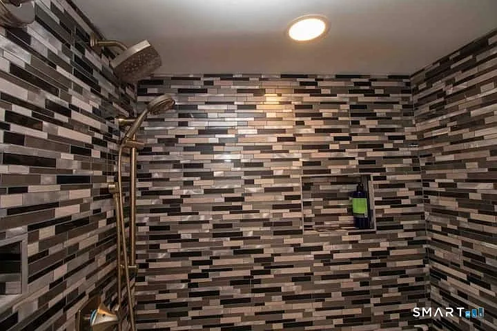 21 Groveway #21 — Photo 24