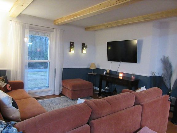 4th image of 110 Lilly Valley Rd