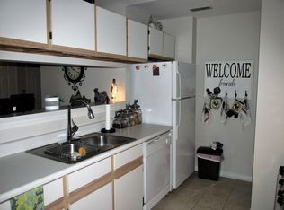 1619 Carlemont Dr APT C, Crystal Lake, IL 60014
