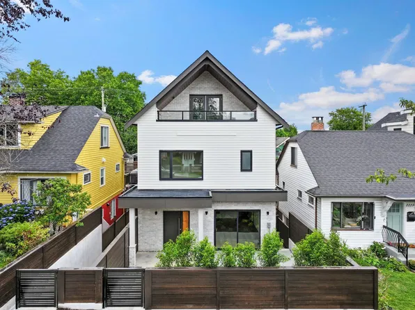 2211 William St #1, Vancouver, BC V5L 2S5