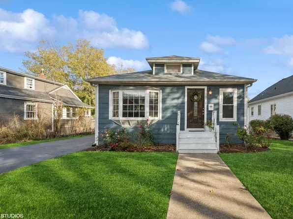 105 S Adams St, Westmont, IL 60559