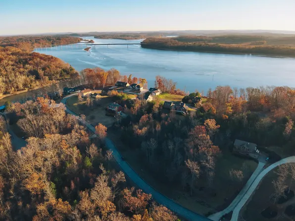 15764 Channel Point Dr, Sale Creek, TN 37373