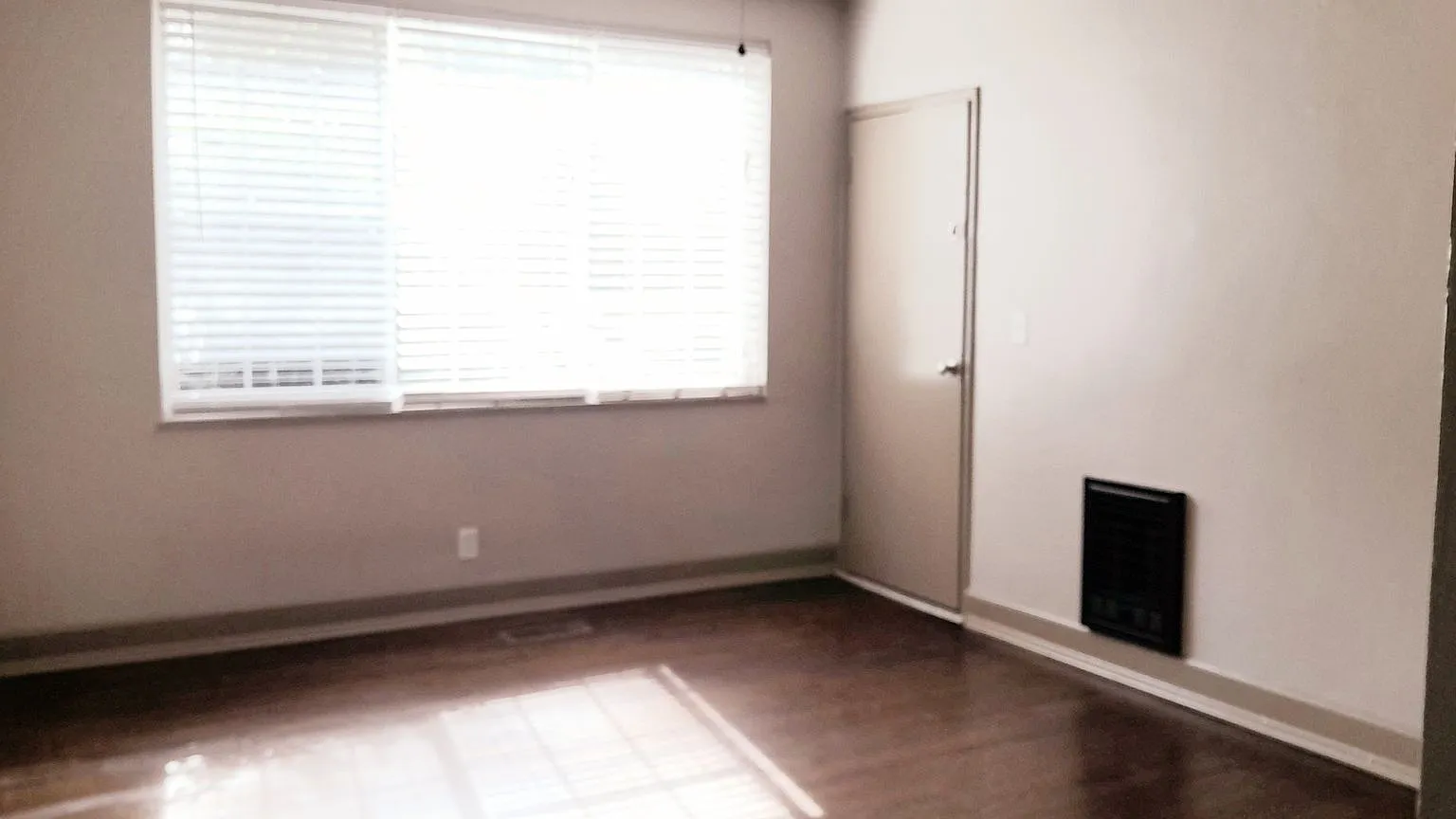 1205 W 50th Street — Photo 4
