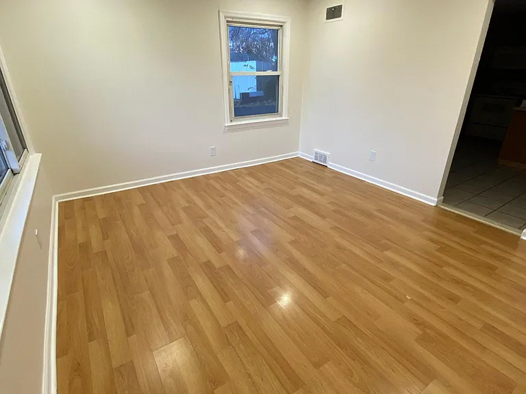 5696 Nightingale St — Photo 2