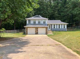 215 Woodhue Forest Ln, College Park, GA 30349