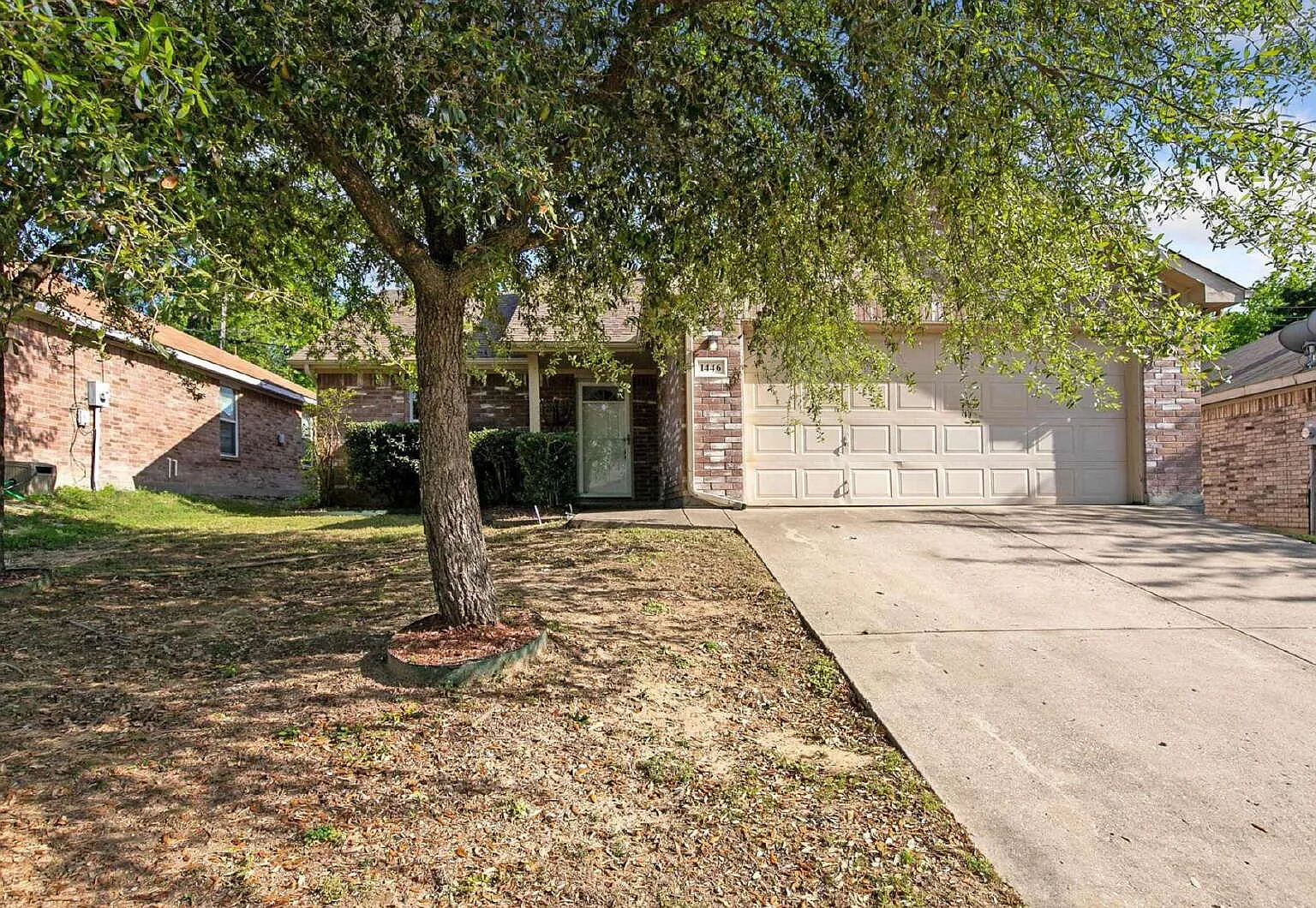 3 bed, 2.0 bath, 1255 sqft, $2,095 — Photo 1