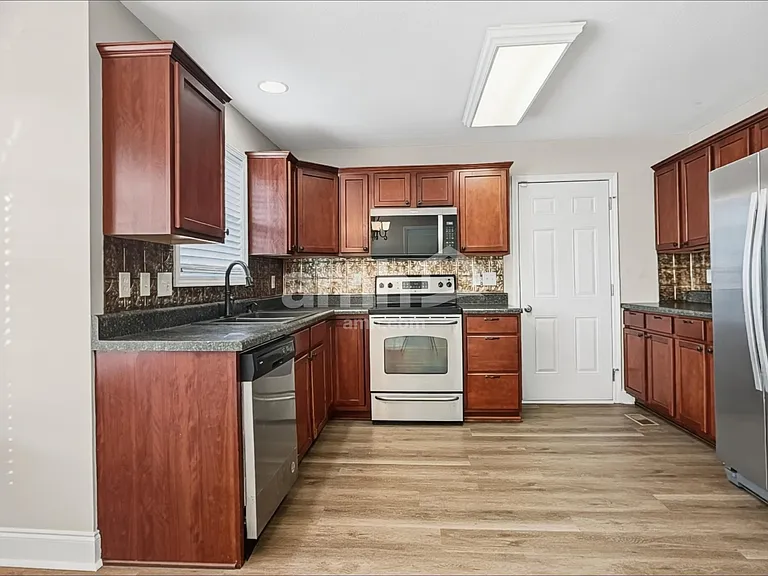 5705 Parasol Ln — Photo 4