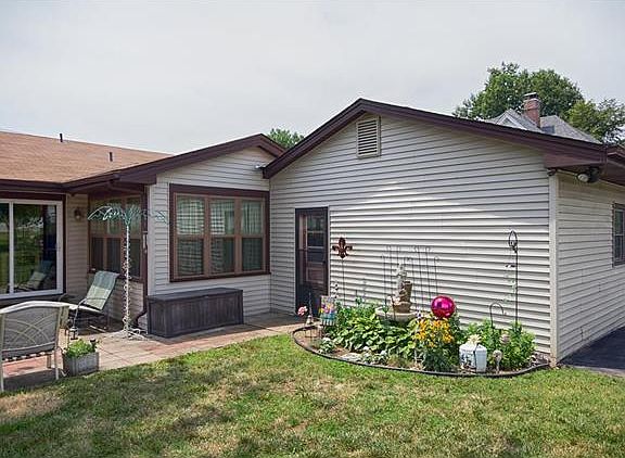 4th image of 401 Hereford Ave