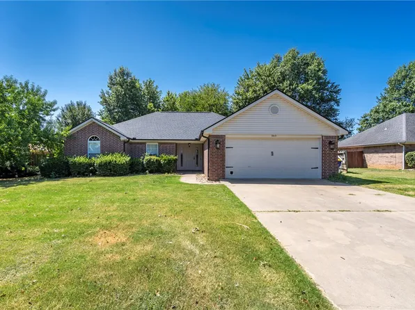 303 Edgehill Ave, Lowell, AR 72745