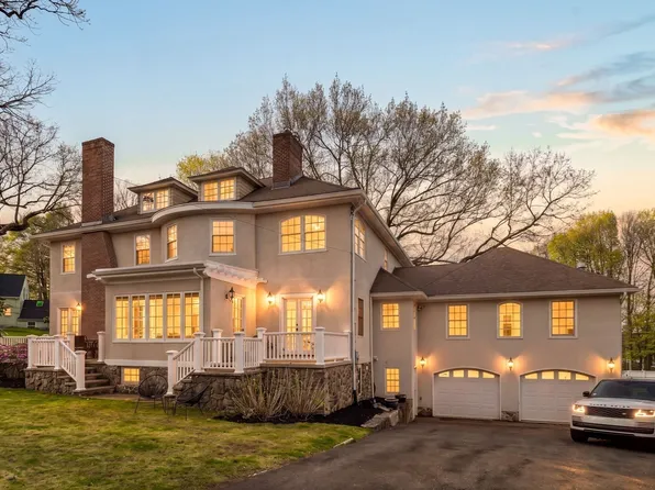 10 Rangeley Rd, Winchester, MA 01890