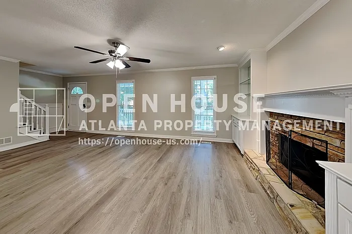 328 Abbington Ln — Photo 4