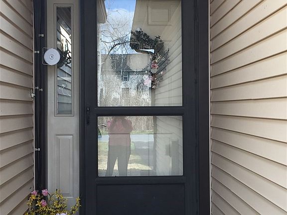 3rd image of 31 Walker Ln