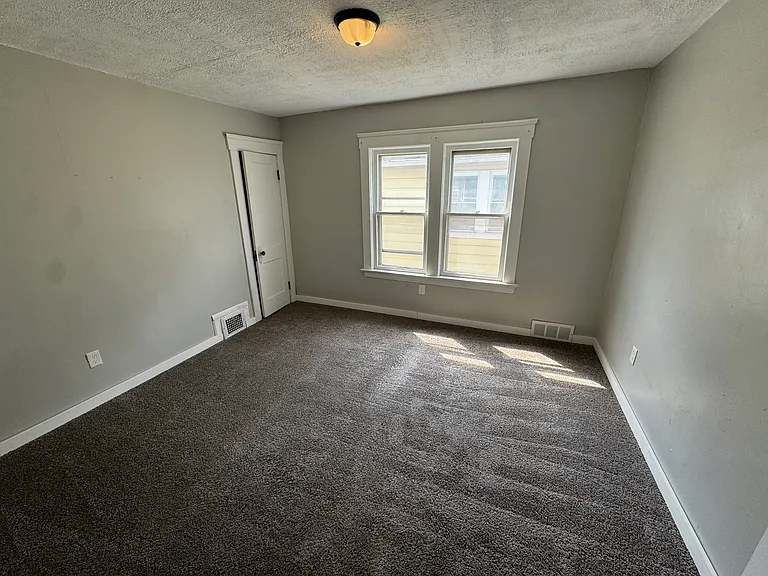 842 Wayside Rd — Photo 6