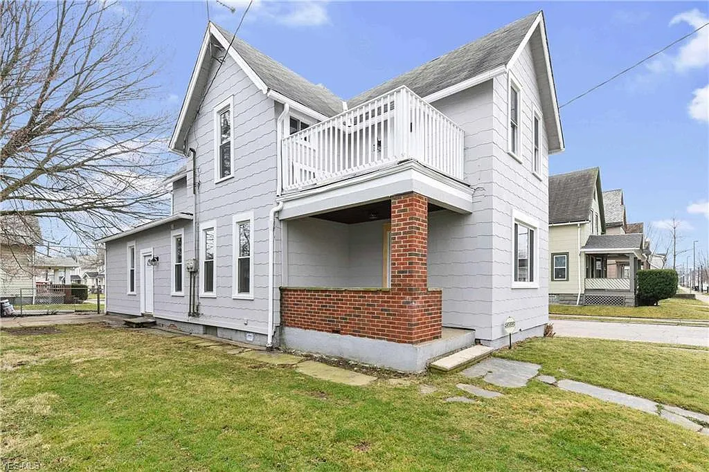 2115 W 93rd St photo 1