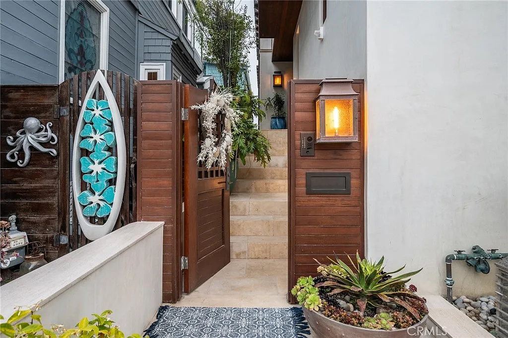 4 bed, 6000 sqft, $60,000 — Photo 2