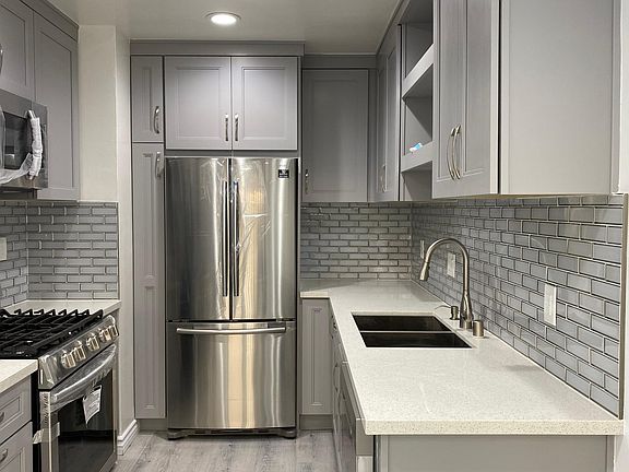 3rd image of 513 Avenue G APT B
