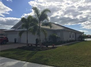 14632 Edgewater Cir, Naples, FL 34114