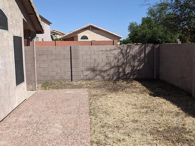 1942 E Aire Libre Ave — Photo 37